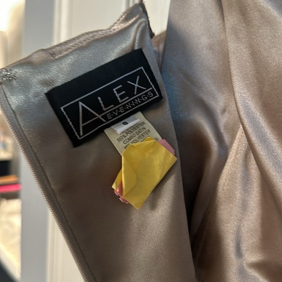 Two piece top bottles, 100% polyester with a satin lining with a lace jacket - Picture 4 of 7